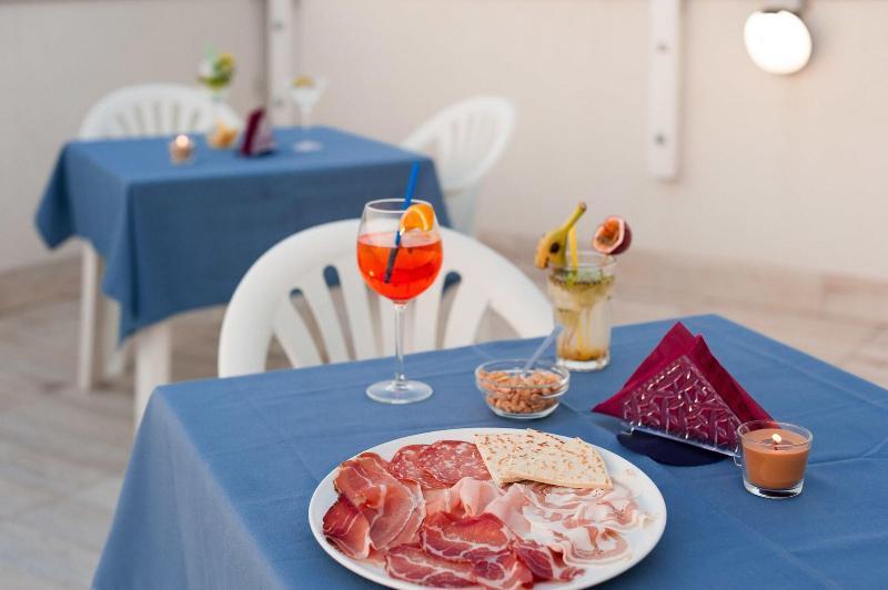 Regina Hotel E Ristorante Punta Marina Luaran gambar