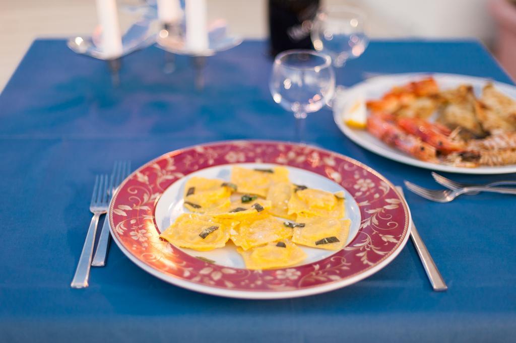 Regina Hotel E Ristorante Punta Marina Luaran gambar