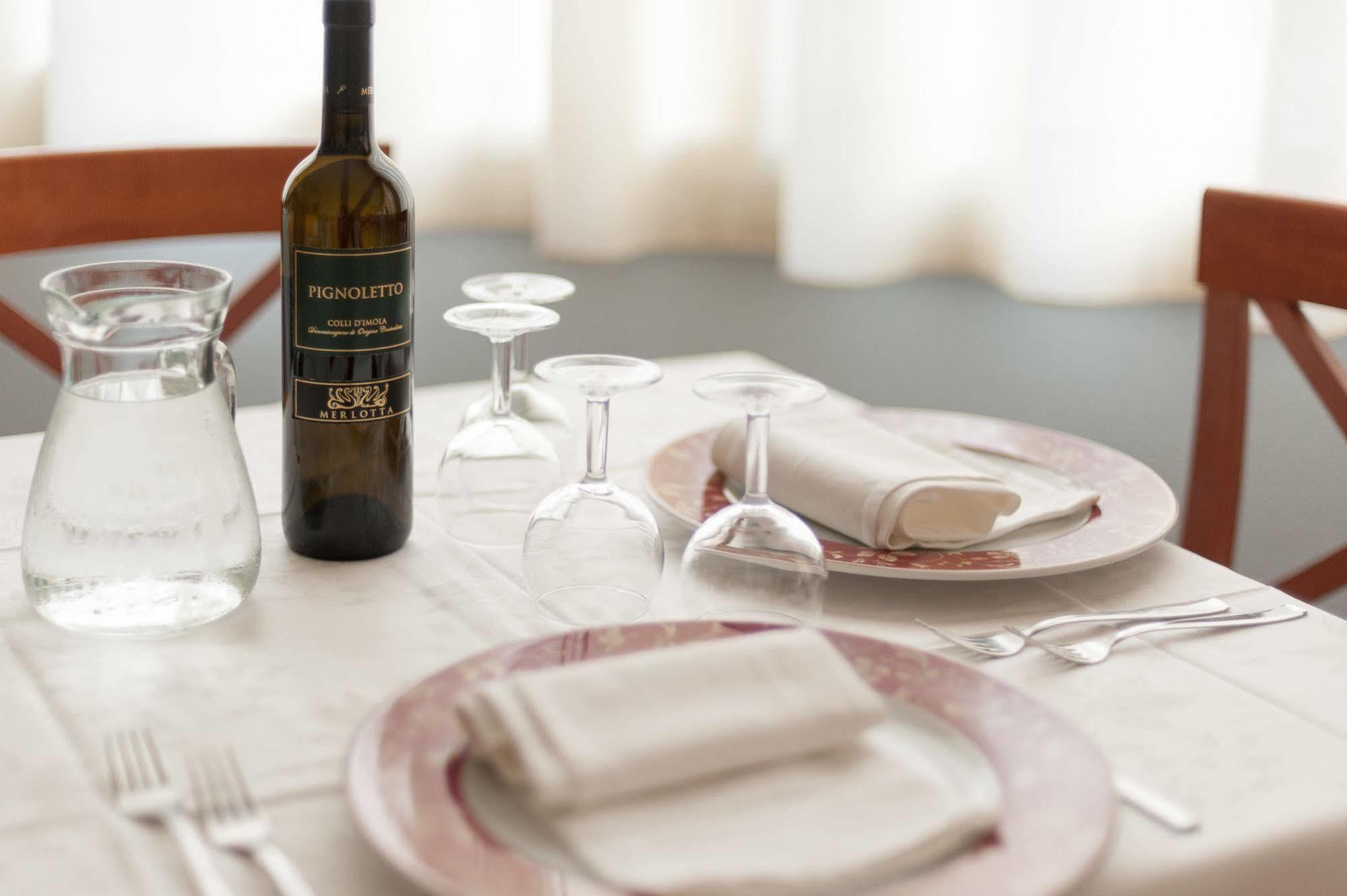 Regina Hotel E Ristorante Punta Marina Luaran gambar