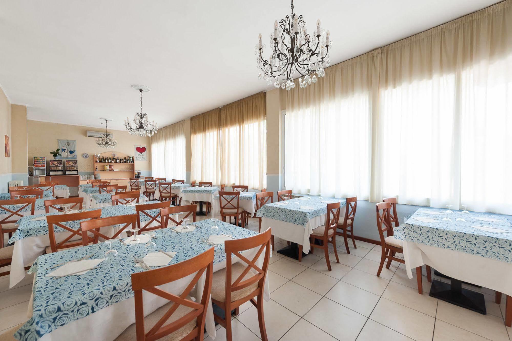 Regina Hotel E Ristorante Punta Marina Luaran gambar
