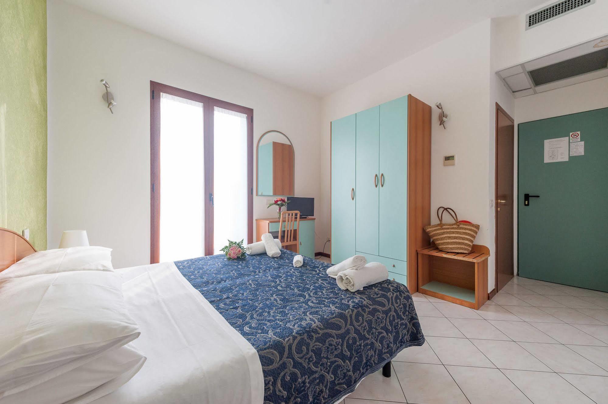 Regina Hotel E Ristorante Punta Marina Luaran gambar